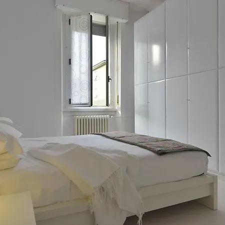 Fulvio Testi Halldis Apartment